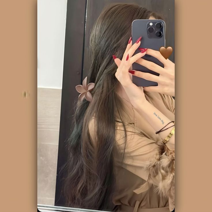 Cute Aesthetic Girl Poses Instagram Hidden Face Mirror Selfie